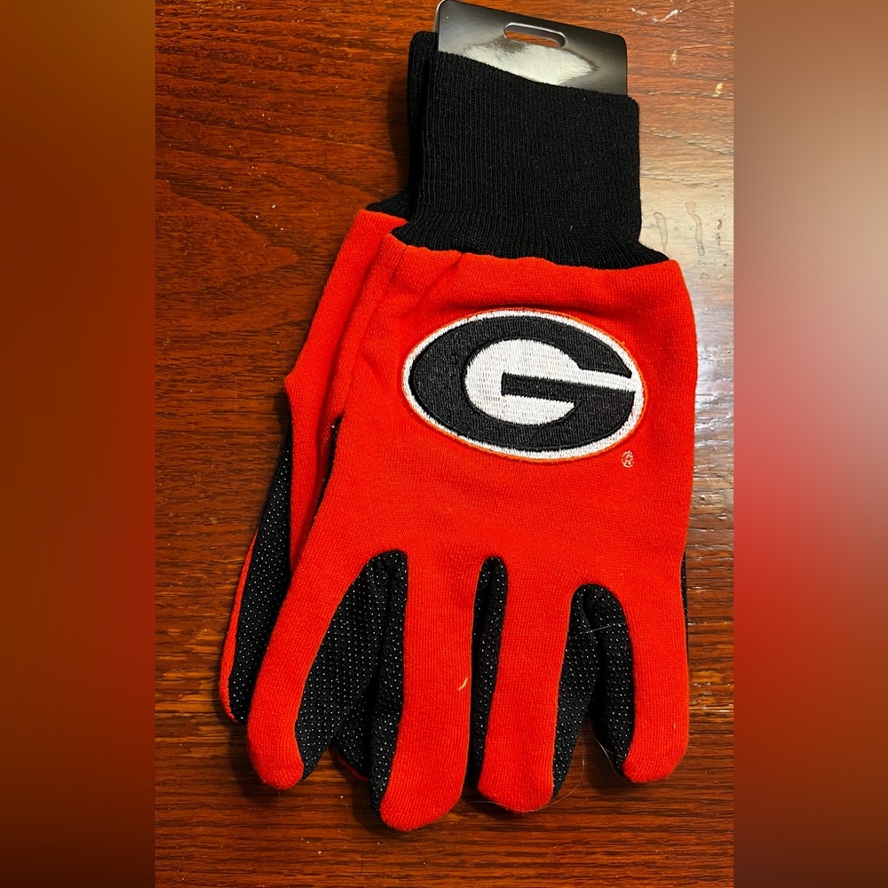 University of Georgia Fleece Gloves Officially Licensed Brand New